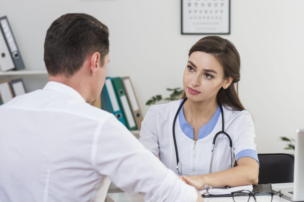 O comunicare bună medic - pacient poate simplifica foarte mult efortul pacientului